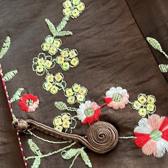 Vintage size small embroidered with flowers gold thread frog clasps - Picture 13 of 17